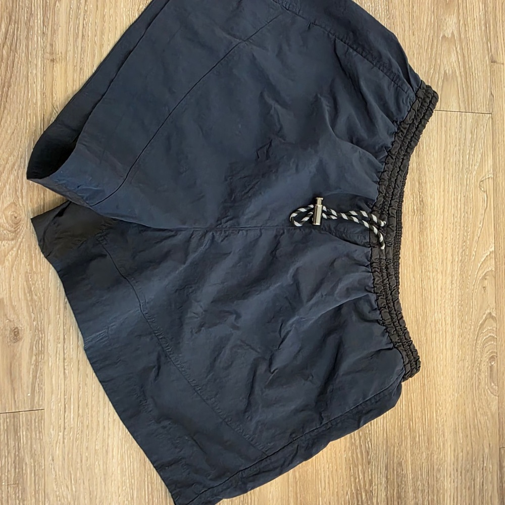 Lululemon Evergreen Shorts High Rise 4" True Navy Black Athletic Running Size 6